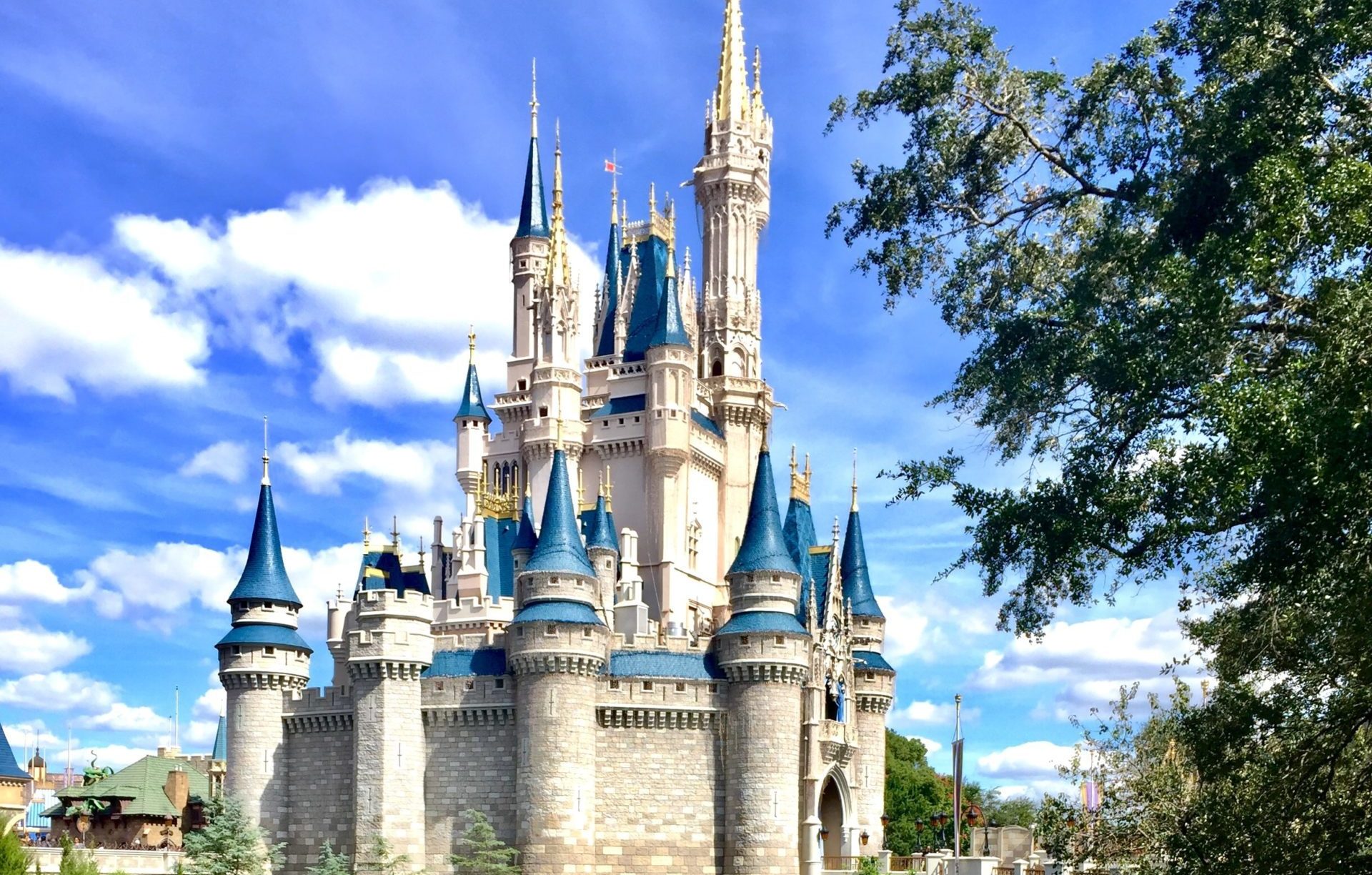 Your guide to your Disney World girls' trip.