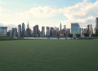 Panoramic view of New York City skyline from Gantry Park in Long Island City.