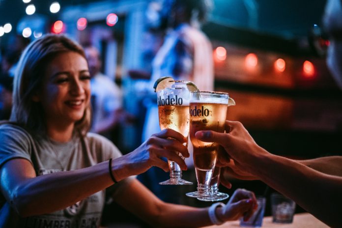 josh-olalde-uCRvGVq0cmE-unsplash Night out on a budget