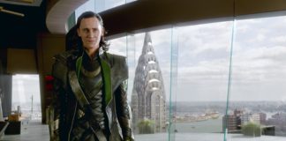 Tom Hiddleston in "The Avengers", with the backdrop of NYC.