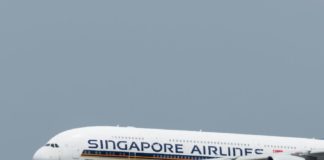 Singapore airlines plane
