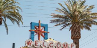 Welcome to Fabulous Las Vegas Sign, Las Vegas Boulevard South, Las Vegas, Nevada, USA